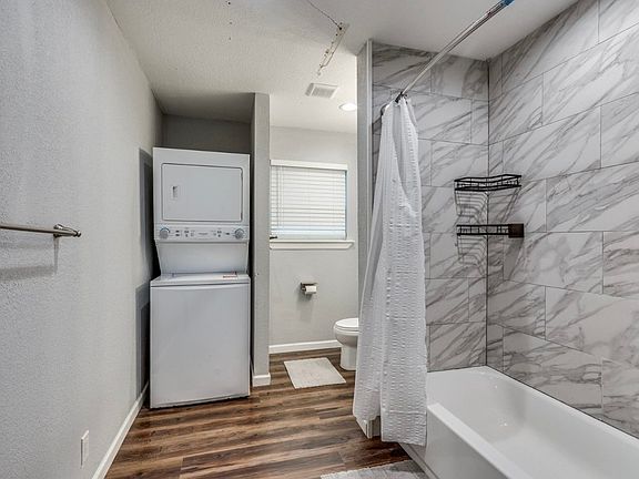 4th image of 3105 Fairview St #B