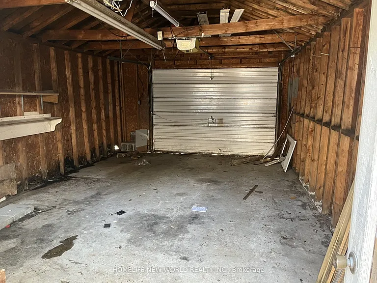 19 Britannia Ave — Photo 27