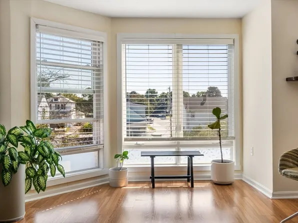 314 Riverside Ave APT 305, Medford, MA 02155