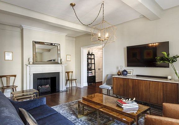 2nd image of 12 W 72nd St APT 18B