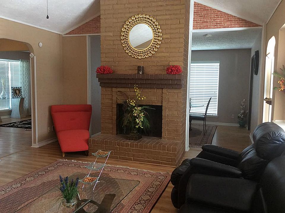 1st image of 22215 Elsinore Dr