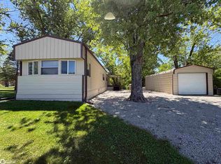 5256 4th St, Melrose, IA 52569
