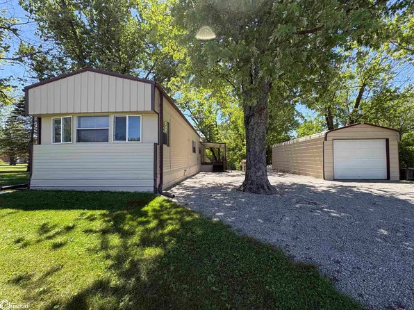 5256 4th St, Melrose, IA 52569