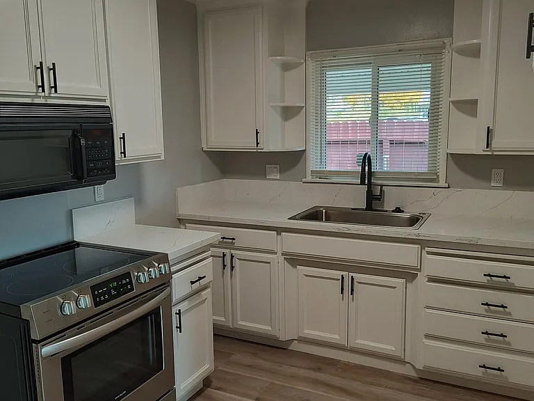3636 Alberta Ave — Photo 7