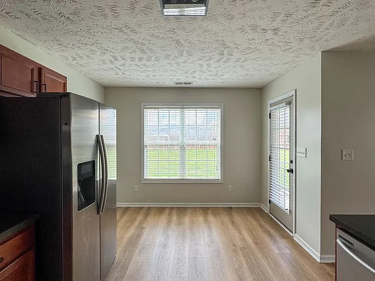 1608 Kershaw Loop — Photo 8