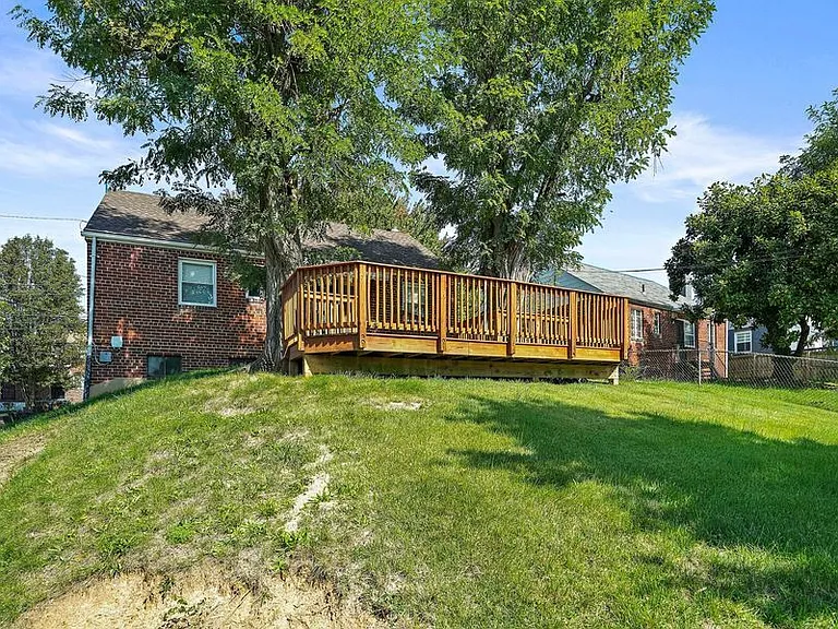813 Hilltop Ter SE — Photo 38