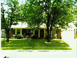 1st image of 722 E Foster St