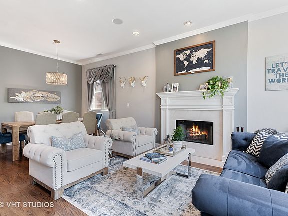 5th image of 1714 W Superior St APT 2E