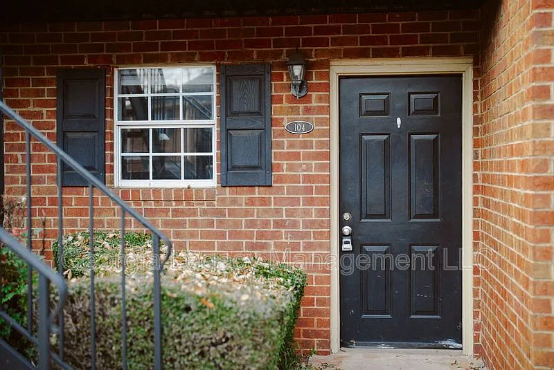 2 bed, 1.0 bath, 928 sqft, $1,950 — Photo 4