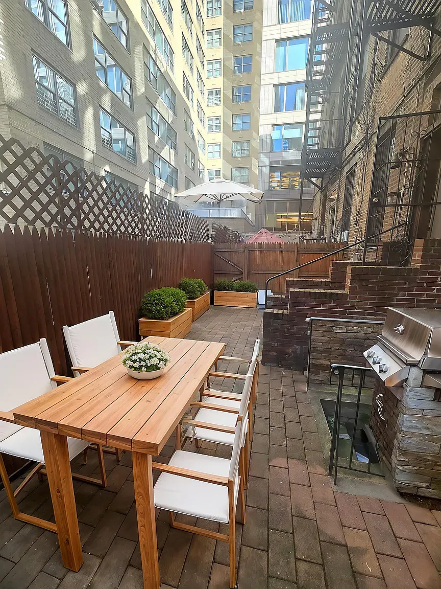 245 East 62nd Street — Photo 1