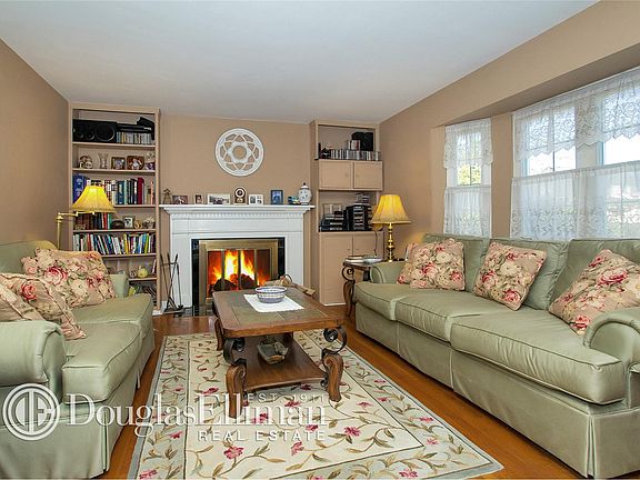 5th image of 1442 Circle Dr W