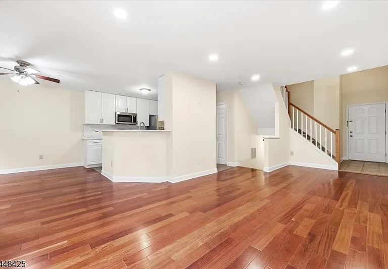 604 Knollwood Ct — Photo 8