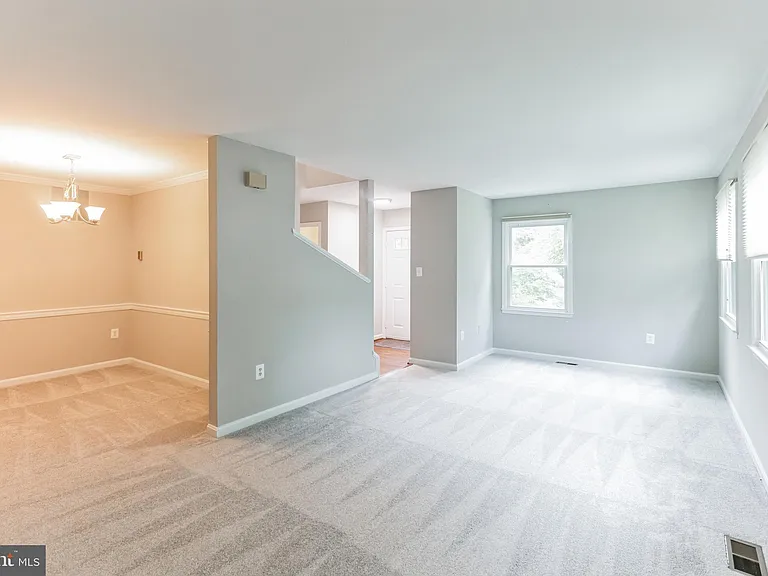 5335 Lake Cove Ct — Photo 4