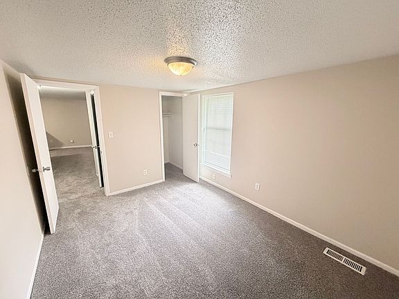 4th image of 806 1/2 E Devon St
