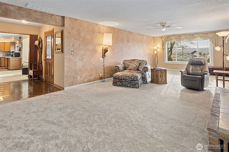 3rd image of 1231 Clerf Road