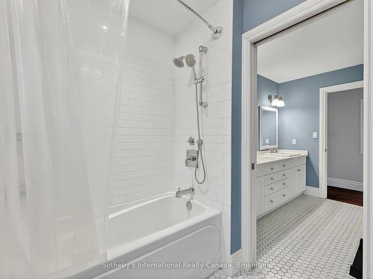 36 Kayla Cres — Photo 40