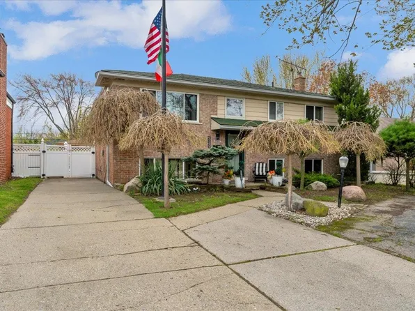 22606 E 12 Mile, Saint Clair Shores, MI 48081