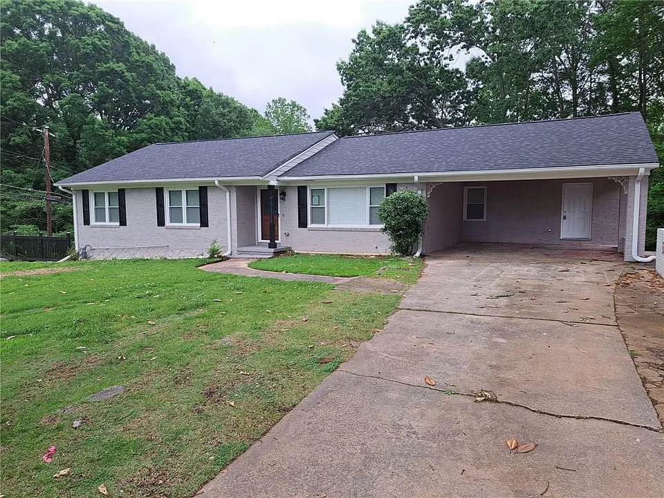 700 Lynn Cir SW