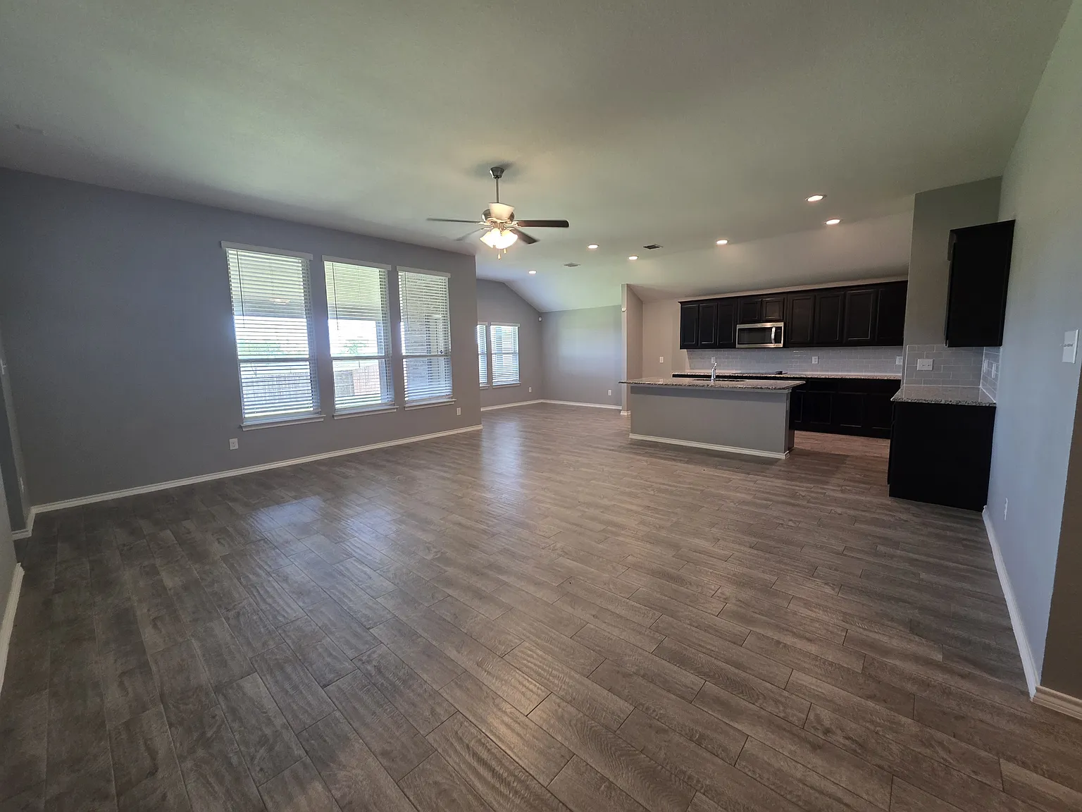 4 bed, 2654 sqft, $2,850 — Photo 4