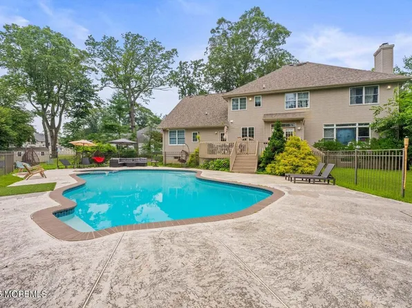 21 Old Queens Court, Eatontown, NJ 07724