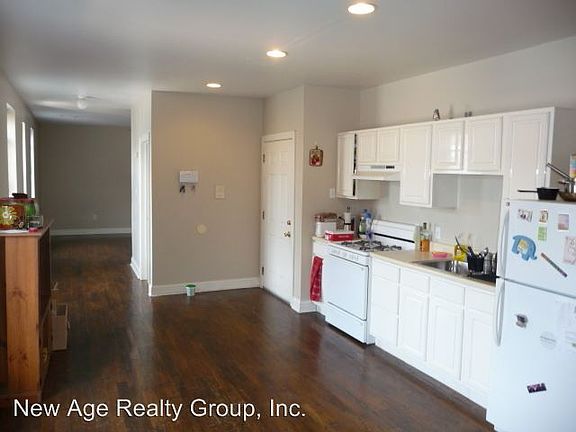 4th image of 913 N 16th St APT 4