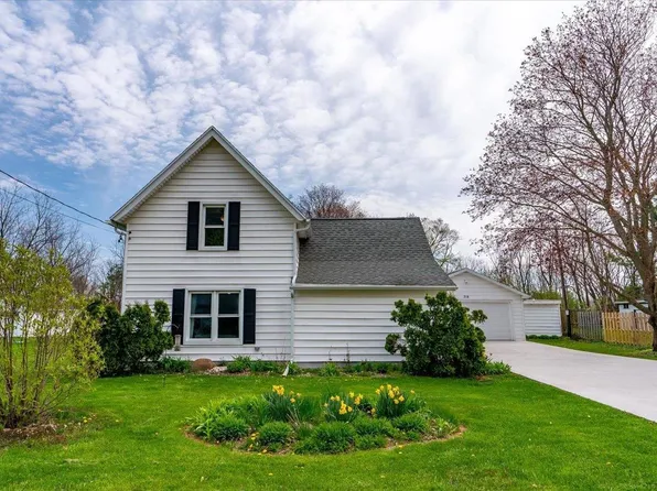 318 North Rutland Avenue, Brooklyn, WI 53521