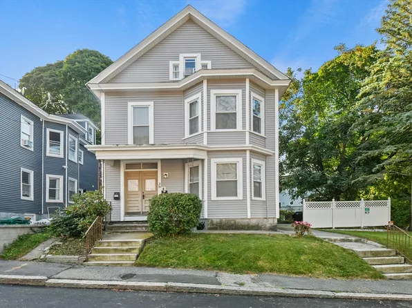 39 12th St, Lowell, MA 01850