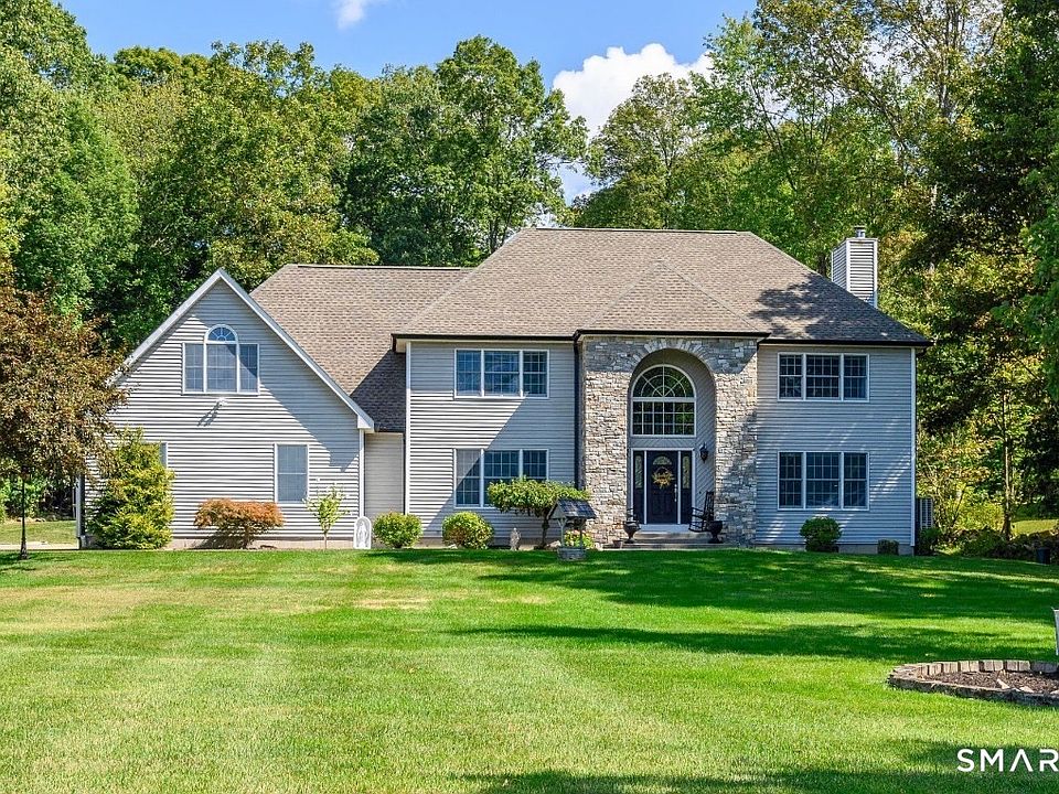 1st image of 8 Woodridge Lane