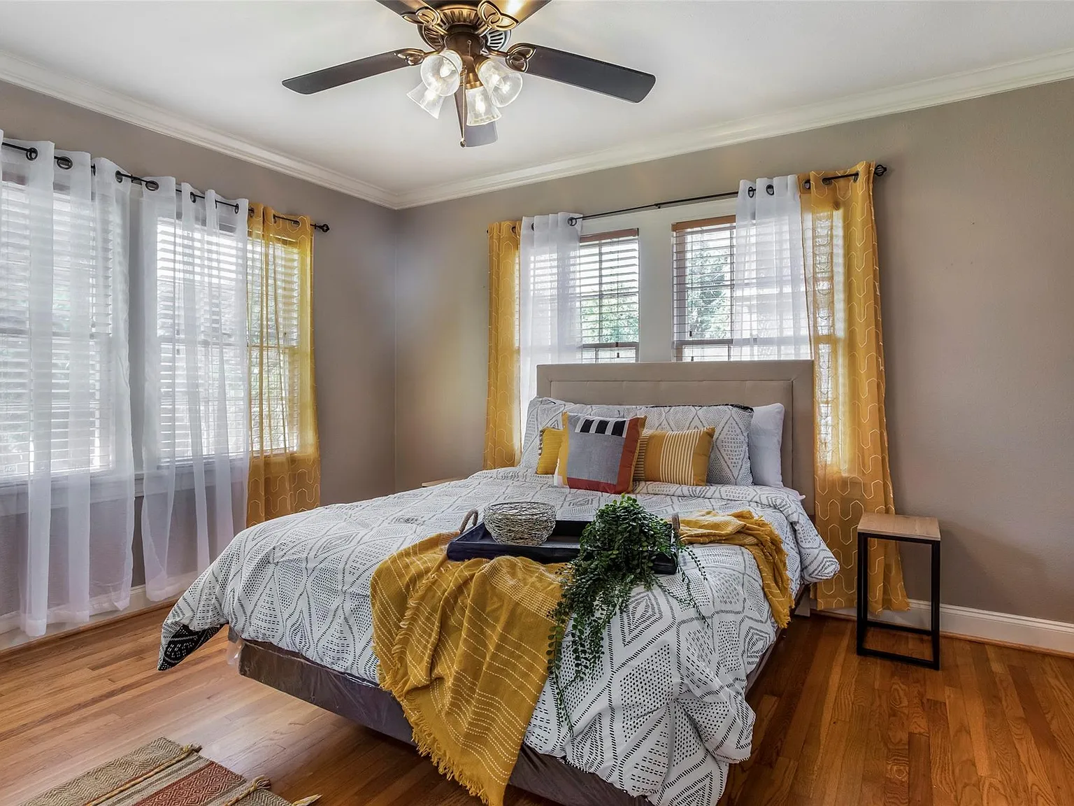 2 bed, 2.0 bath, 1853 sqft, $2,500 — Photo 2