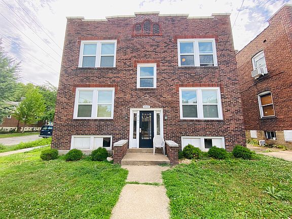 3rd image of 2161 Yale Ave #2N