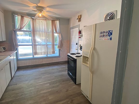 Apt 1 Kitchen
