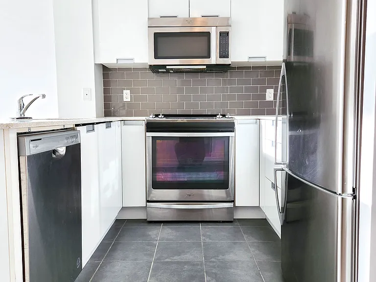 75 Eglinton Ave W #605 — Photo 9