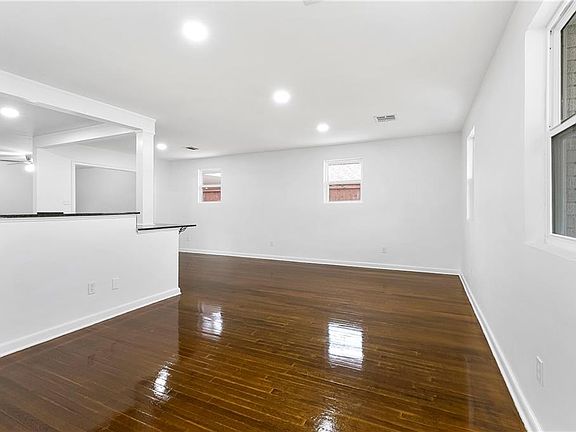 3rd image of 1804 Bullard Ave