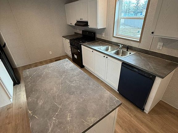 5th image of 855 1st St