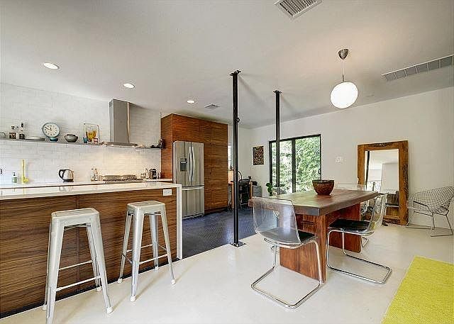 Kitchen DIning area