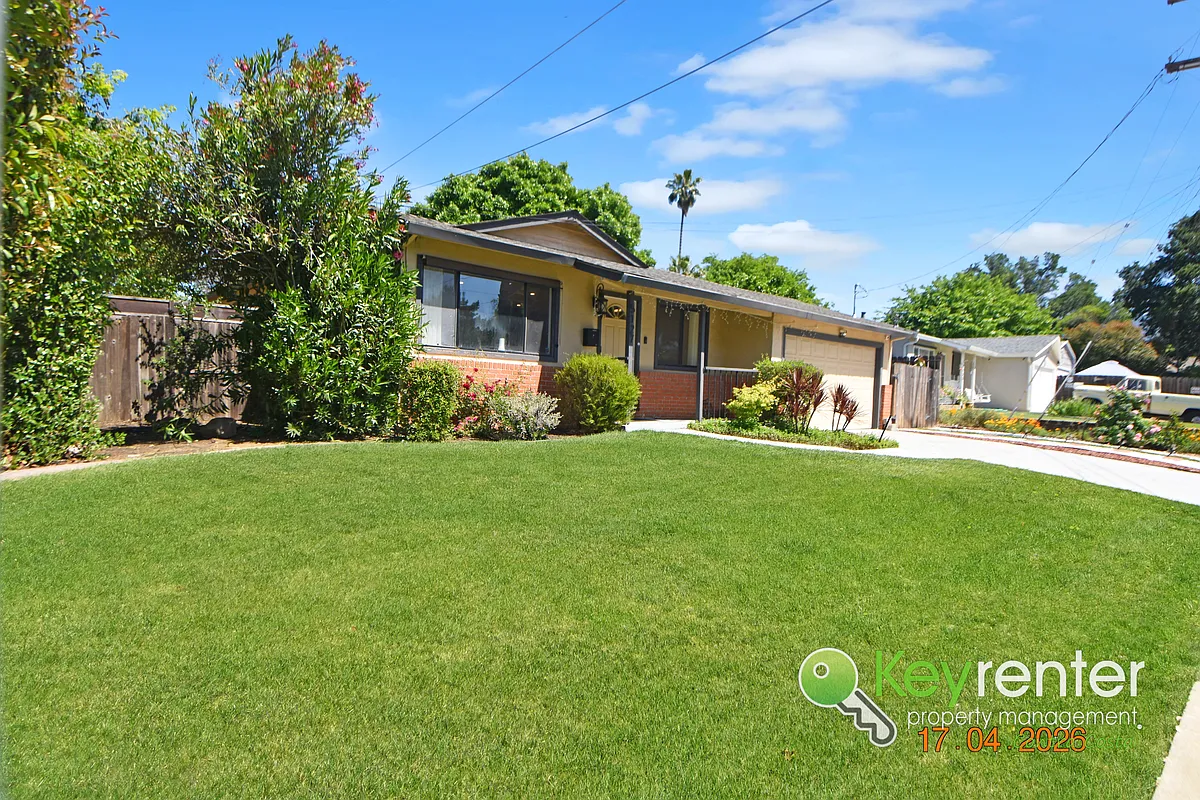 Building Photo - 5127 Red Oak Dr