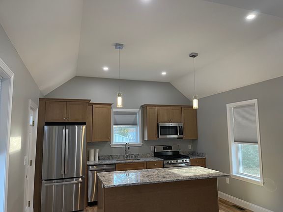 4th image of 7 Whittier Ave #1