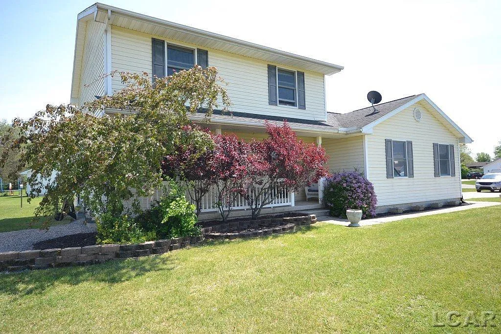 3120 Cobblestone Rdg photo 1
