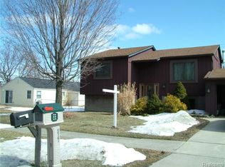 32029 Belcrest Rd, Brownstown, MI 48173