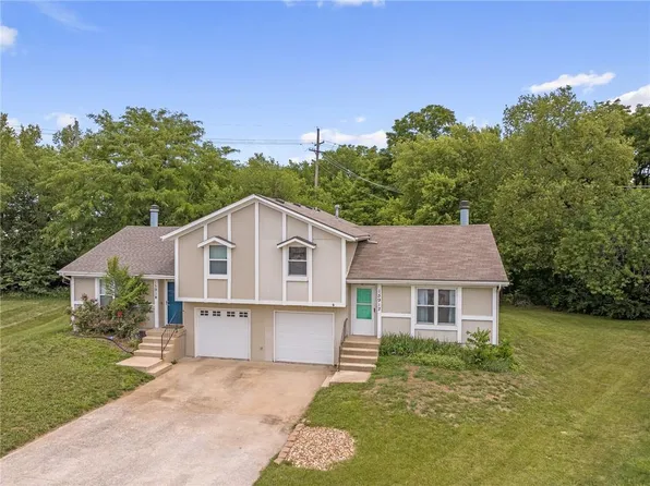 15912 W 123rd St, Olathe, KS 66062