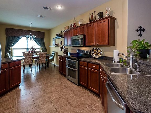5th image of 10006 Pinecrest Dr