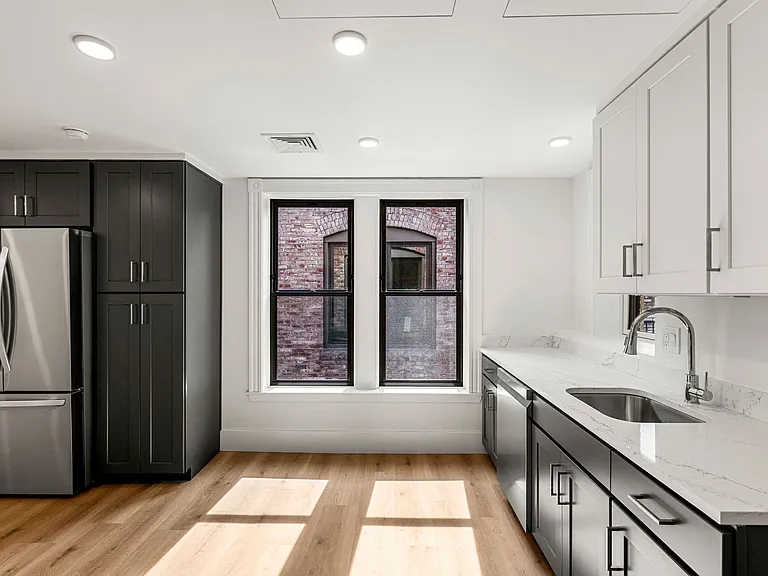 434 Massachusetts Ave — Photo 1