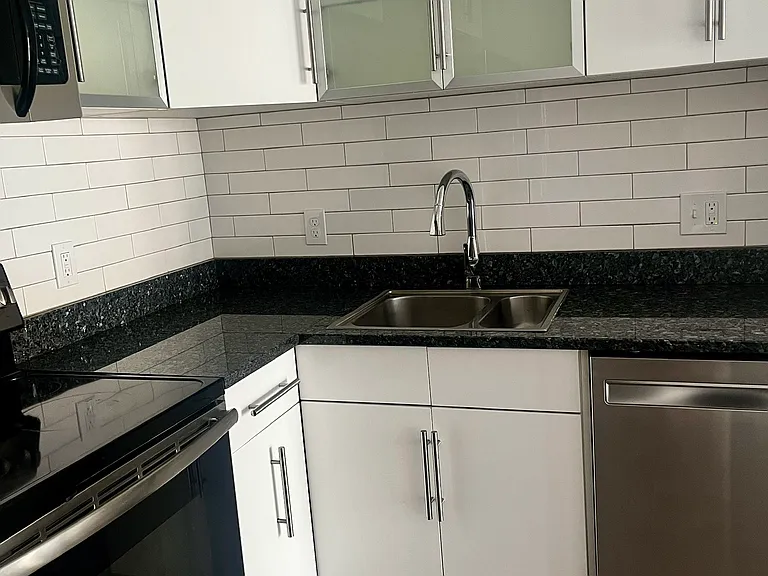 1032 N Clarkson St #303 — Photo 5