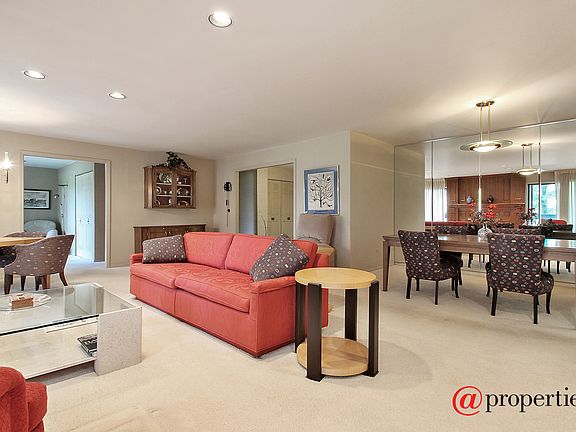 Living Room / Dining Room