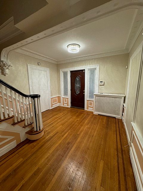 1st image of 155 Heberton Ave #1L