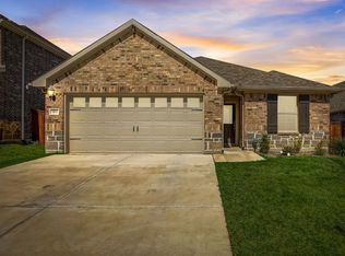 10512 Smiths Bend Rd, Fort Worth, TX 76126