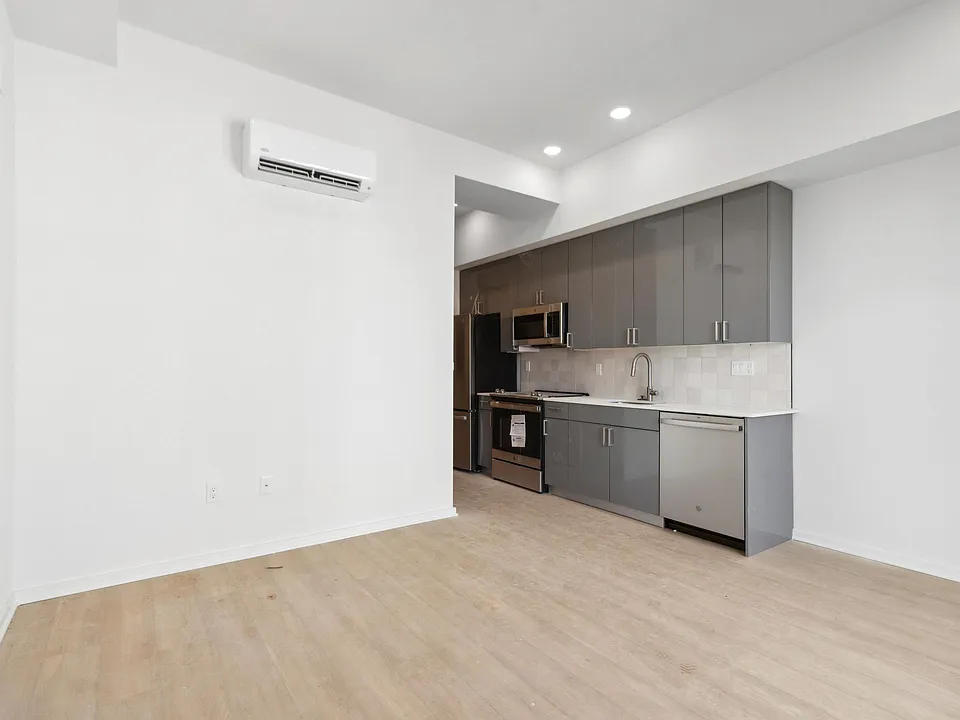 227 N 12th St #302