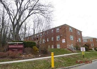 1st image of 24 Hutton Ave