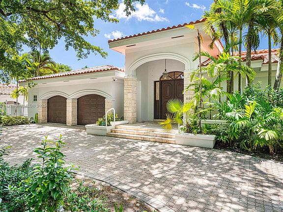 3rd image of 1132 Asturia Ave
