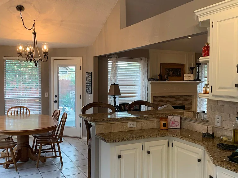 4116 Mayfair Dr — Photo 8